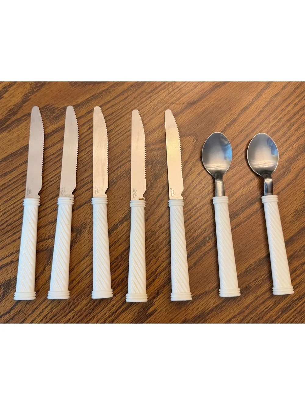 Vintage White Spiral Handle Flatware 5 Knives 2 Spoons Stainless made in China
